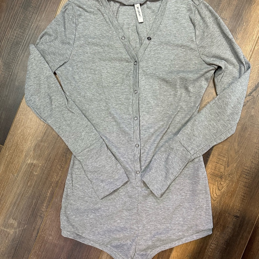 Moxeay Gray Snap-front Sexy Romper